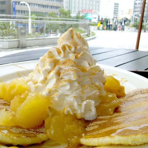 沖縄限定カフェで山盛りホイップパンケーキ！クライマックスコーヒーのお得なスイーツ情報